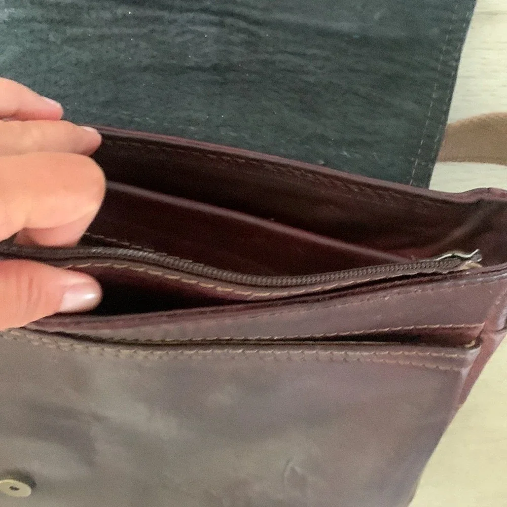 Reginos Dark Brown Leather Crossbody Messenger Bag Adjustable Strap Vintage